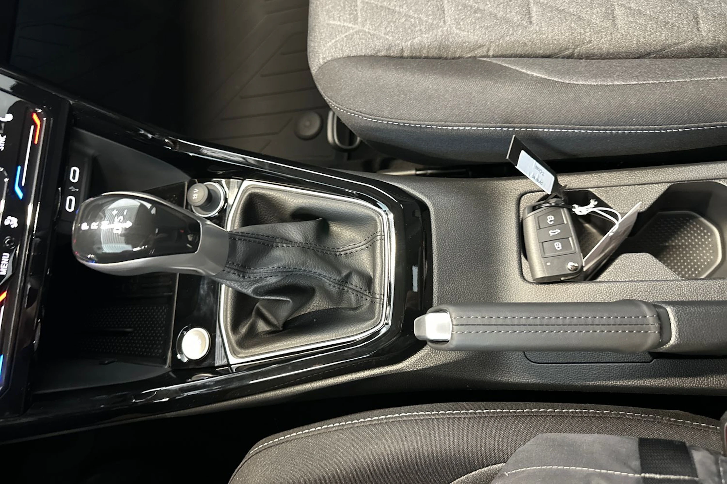 punainen Volkswagen T-Cross 2026 kuva 27.