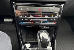 harmaa Volkswagen T-Cross 2026 kuva 13.