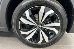 met. harmaa Volkswagen T-Cross 2026 kuva 10.