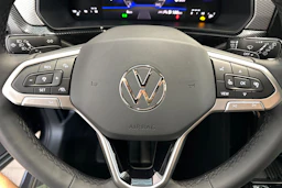 met. harmaa Volkswagen T-Cross 2026 kuva 11.