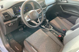sininen Volkswagen T-Cross 2026 kuva 6.