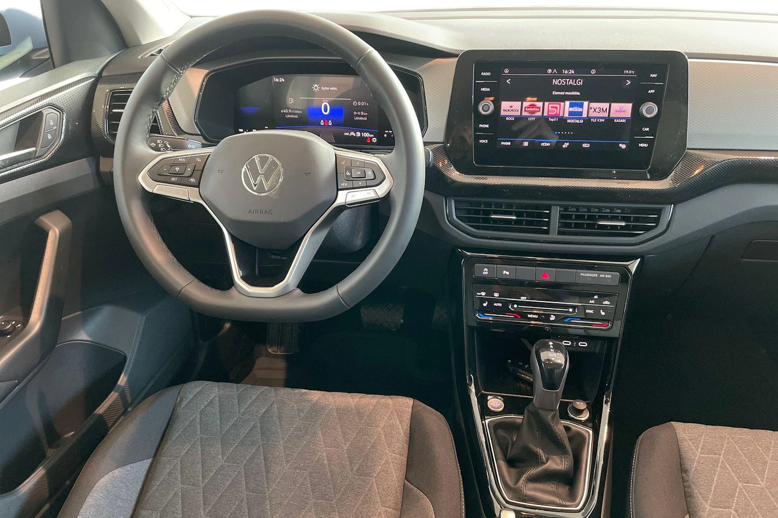 sininen Volkswagen T-Cross 2026 kuva 7.