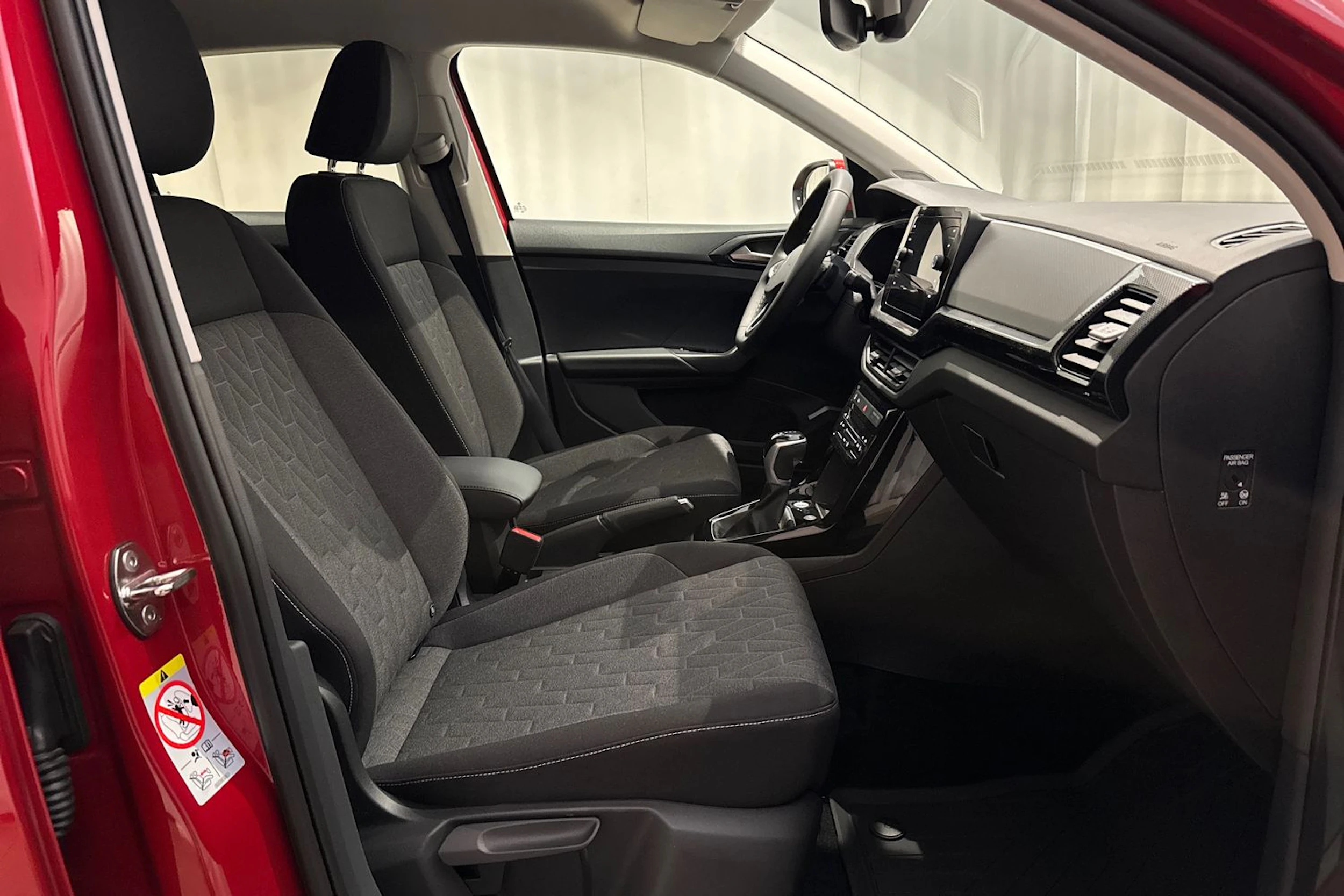 met. punainen Volkswagen T-Cross 2026 kuva 11.