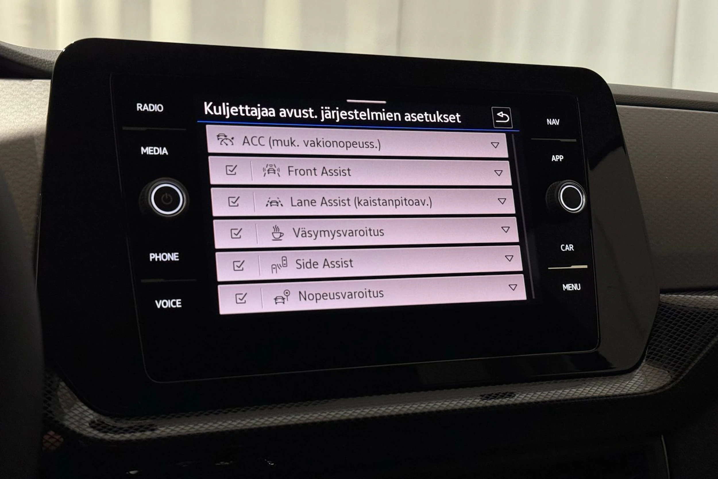 met. punainen Volkswagen T-Cross 2026 kuva 20.