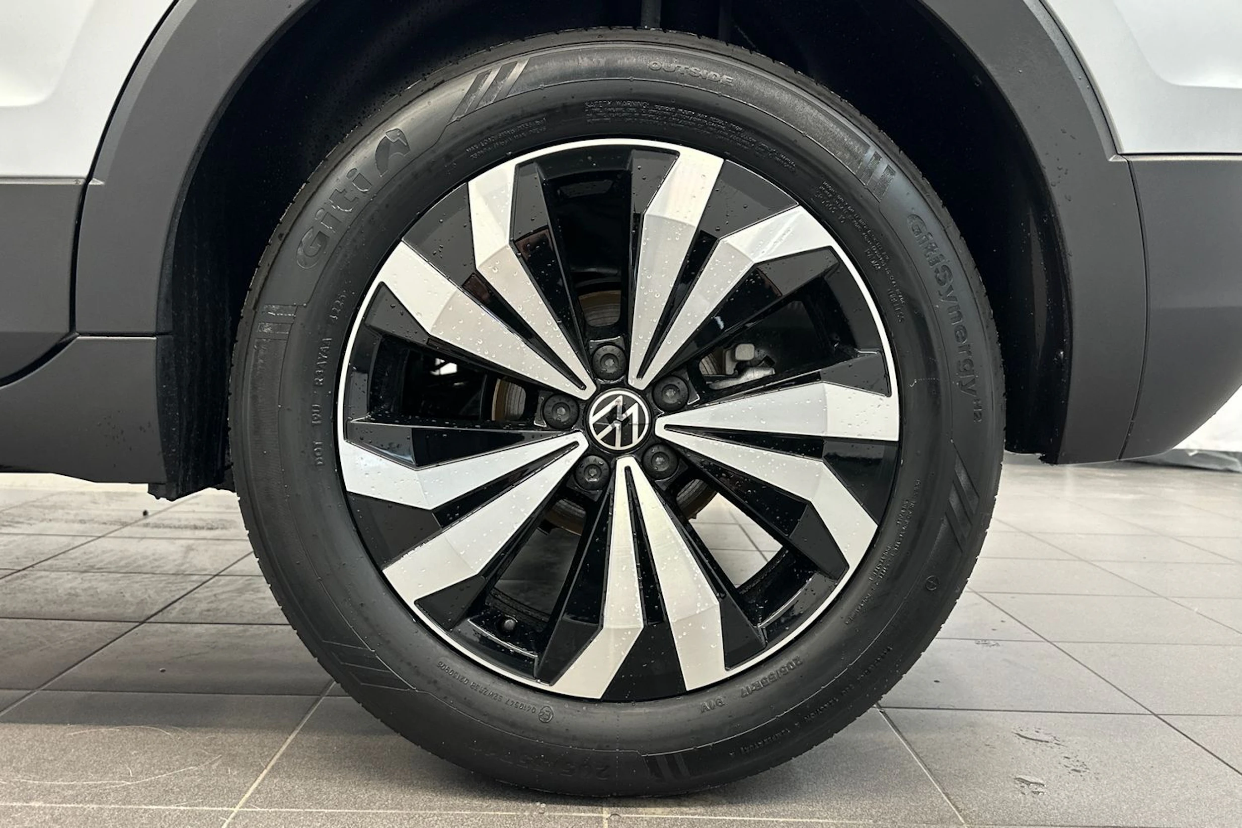 harmaa Volkswagen T-Cross 2026 kuva 10.