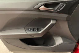 punainen Volkswagen T-Cross 2026 kuva 15.