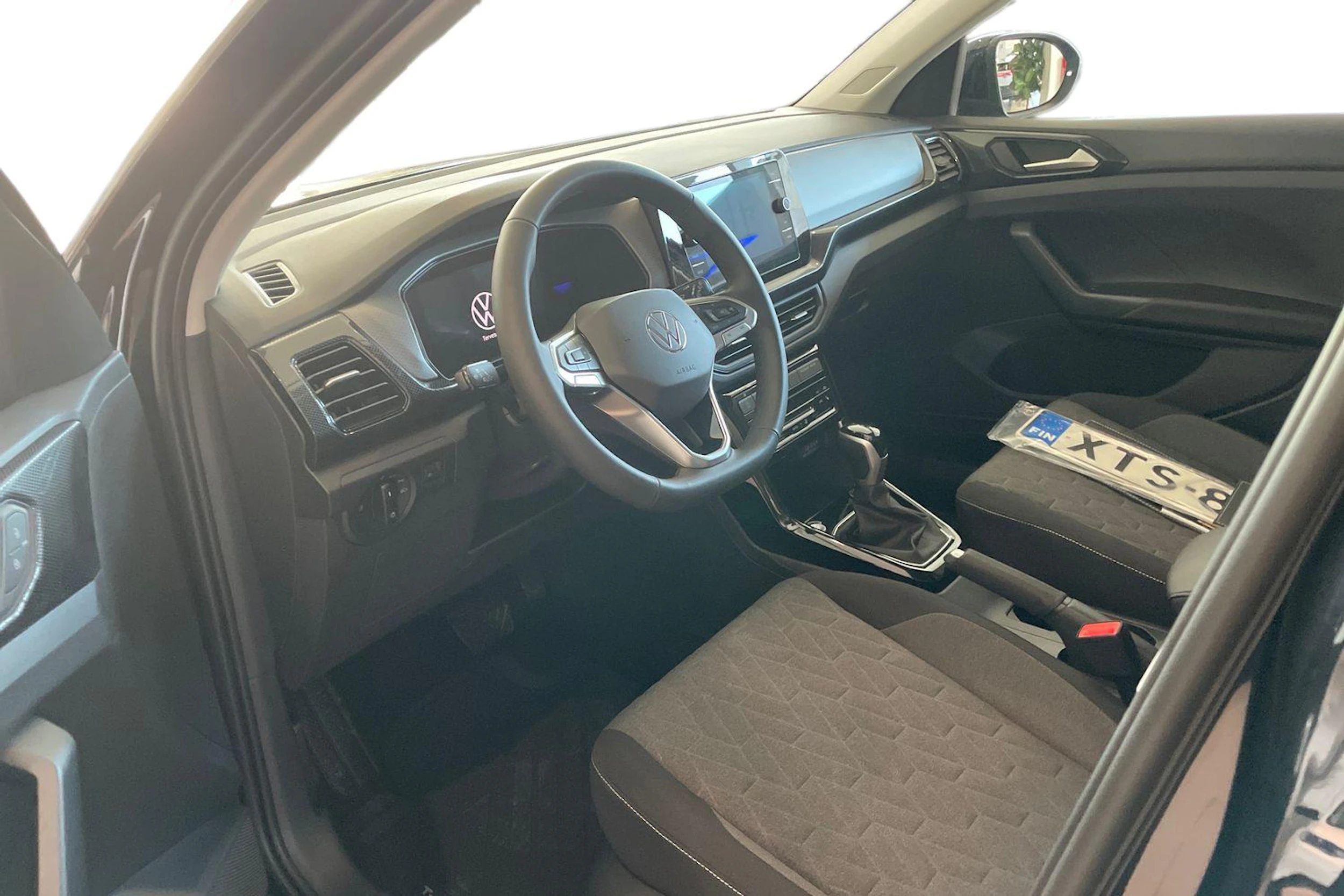 musta Volkswagen T-Cross 2026 kuva 6.