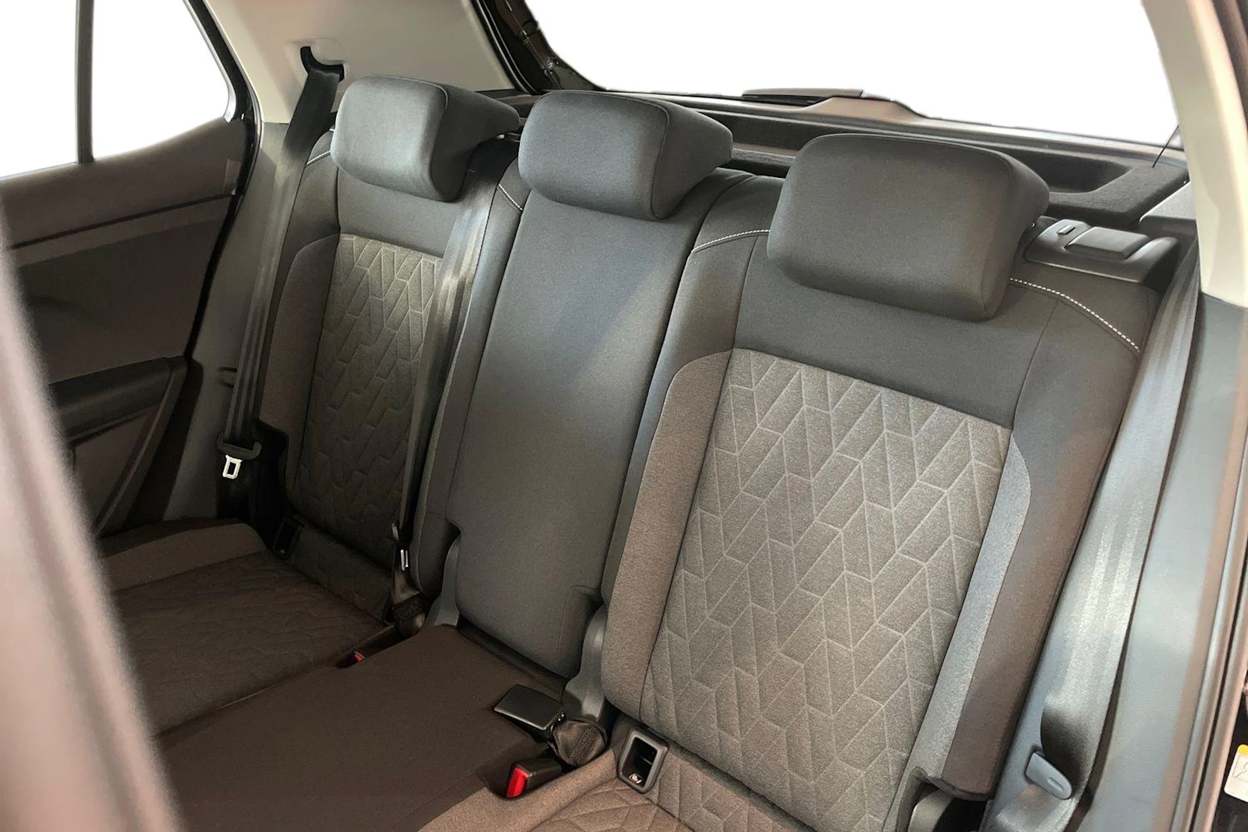 musta Volkswagen T-Cross 2026 kuva 8.