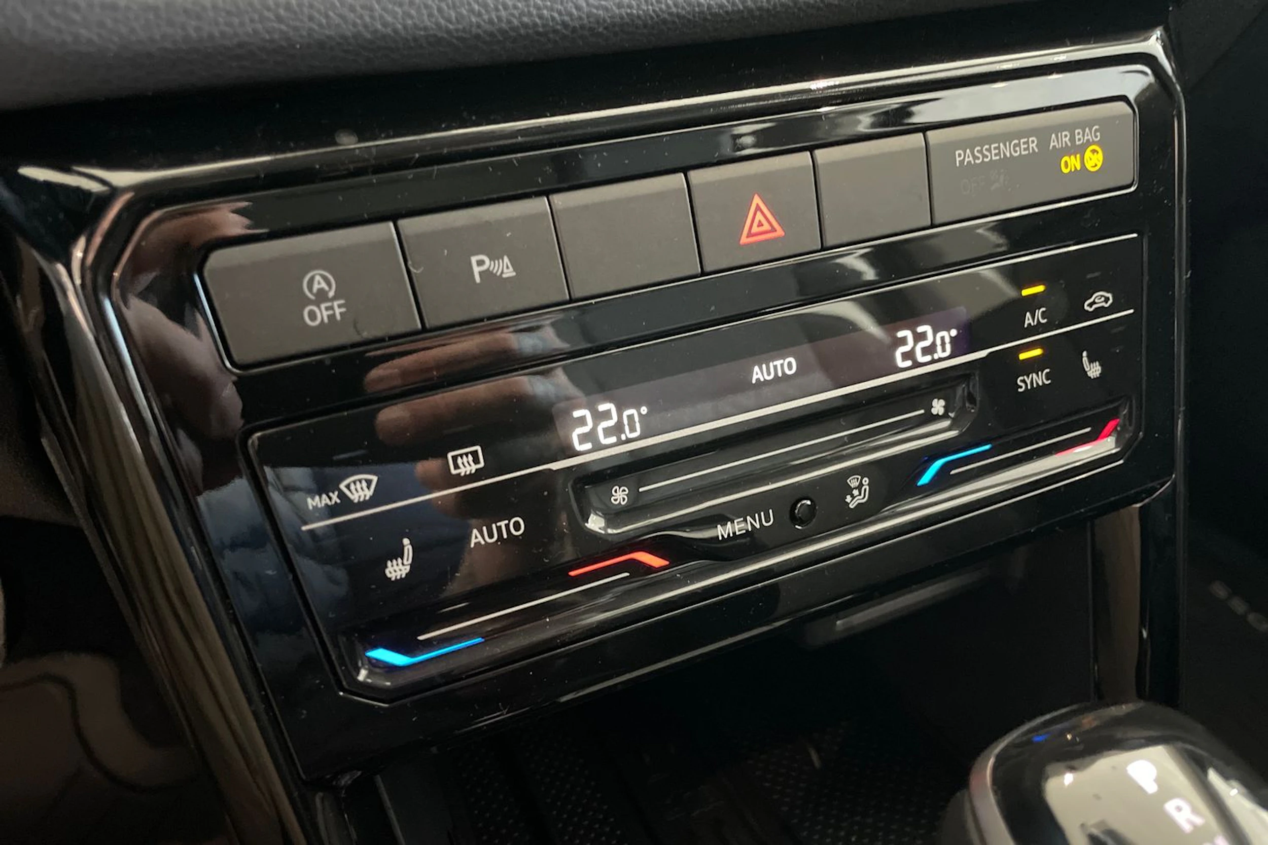 musta Volkswagen T-Cross 2026 kuva 11.