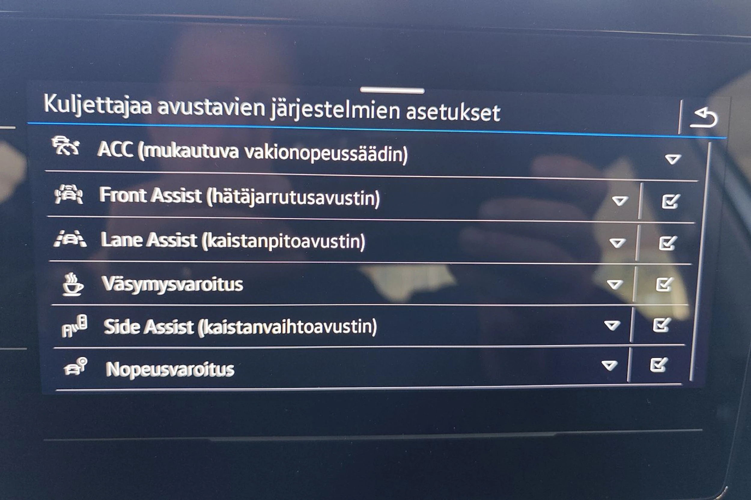 harmaa Volkswagen T-Cross 2026 kuva 16.