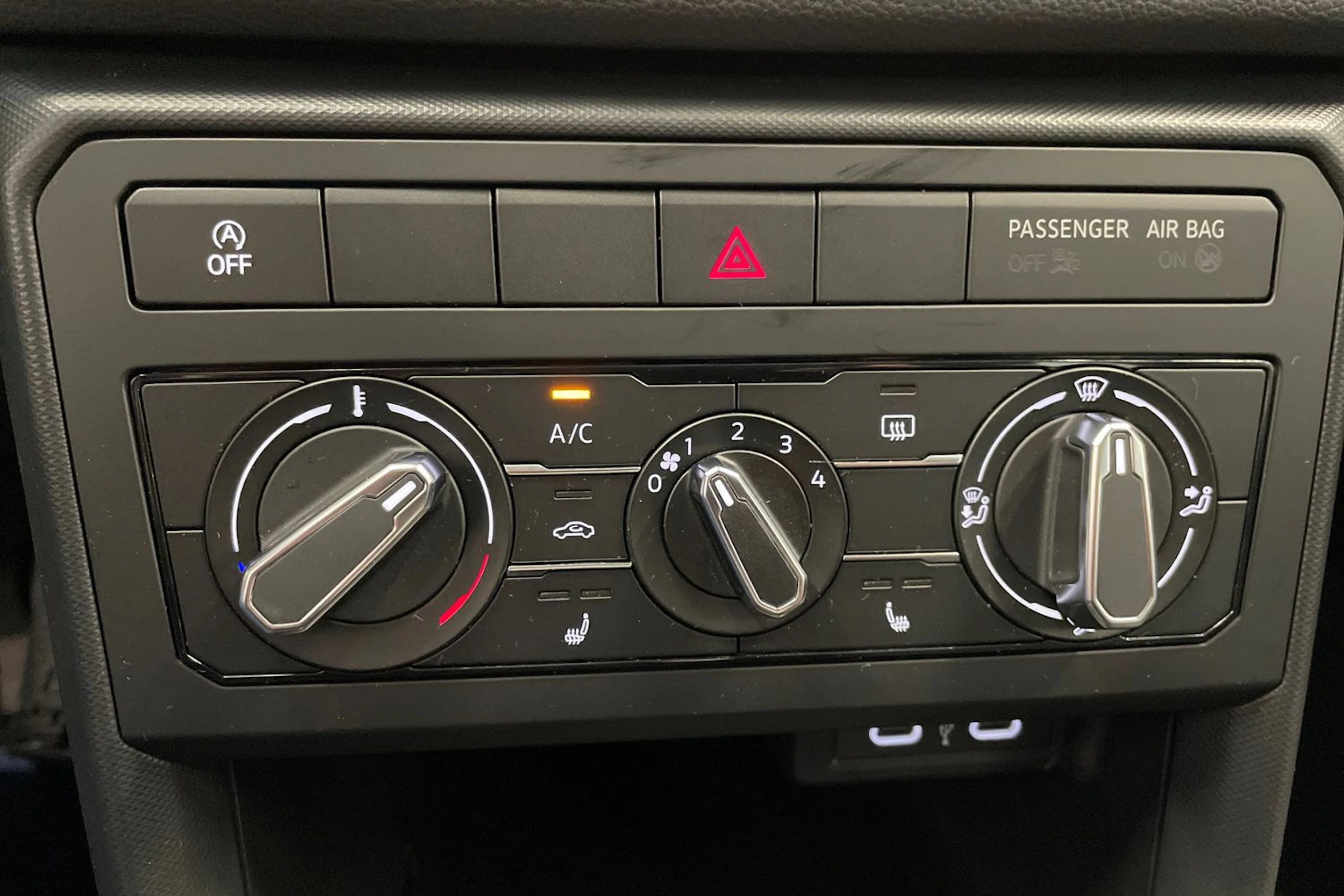 harmaa Volkswagen T-Cross 2026 kuva 14.