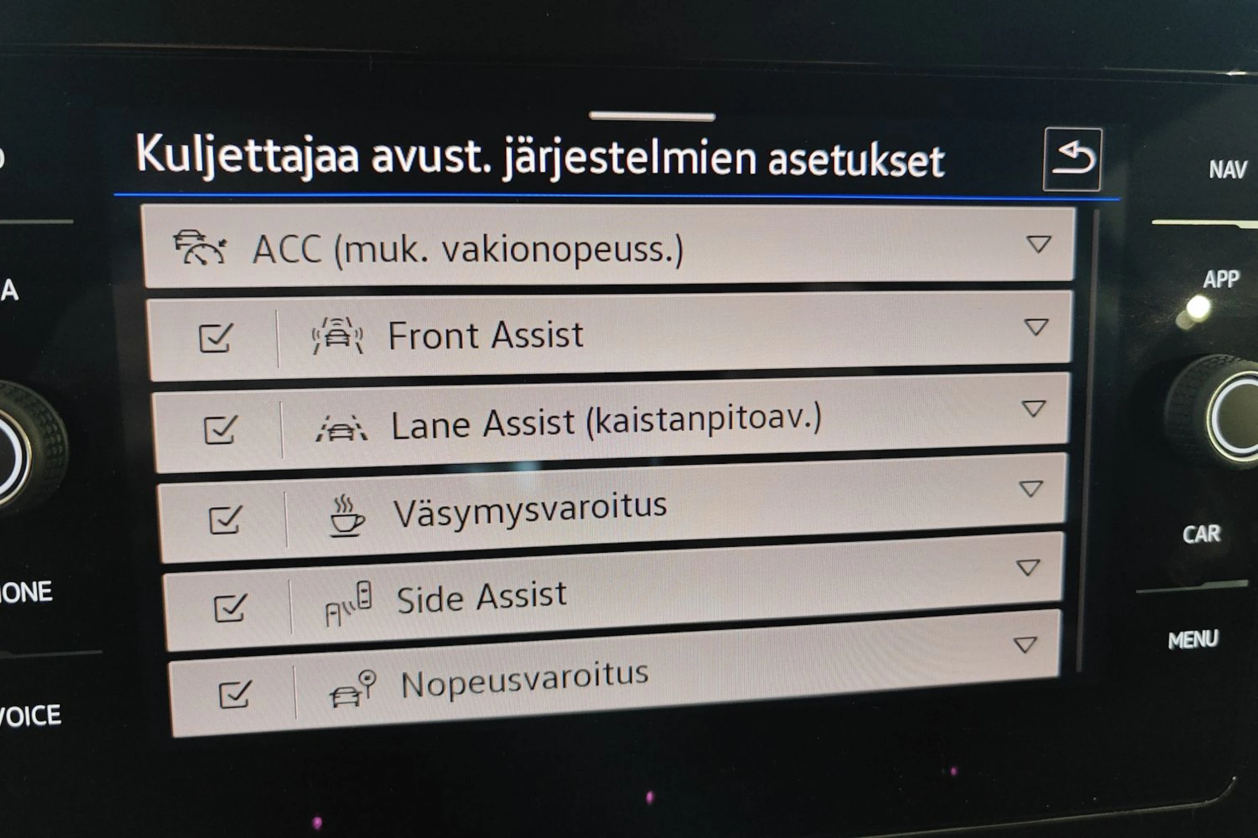 met. punainen Volkswagen T-Cross 2026 kuva 13.