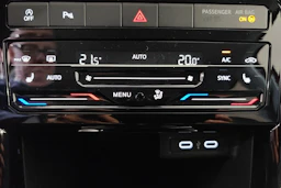met. punainen Volkswagen T-Cross 2026 kuva 18.