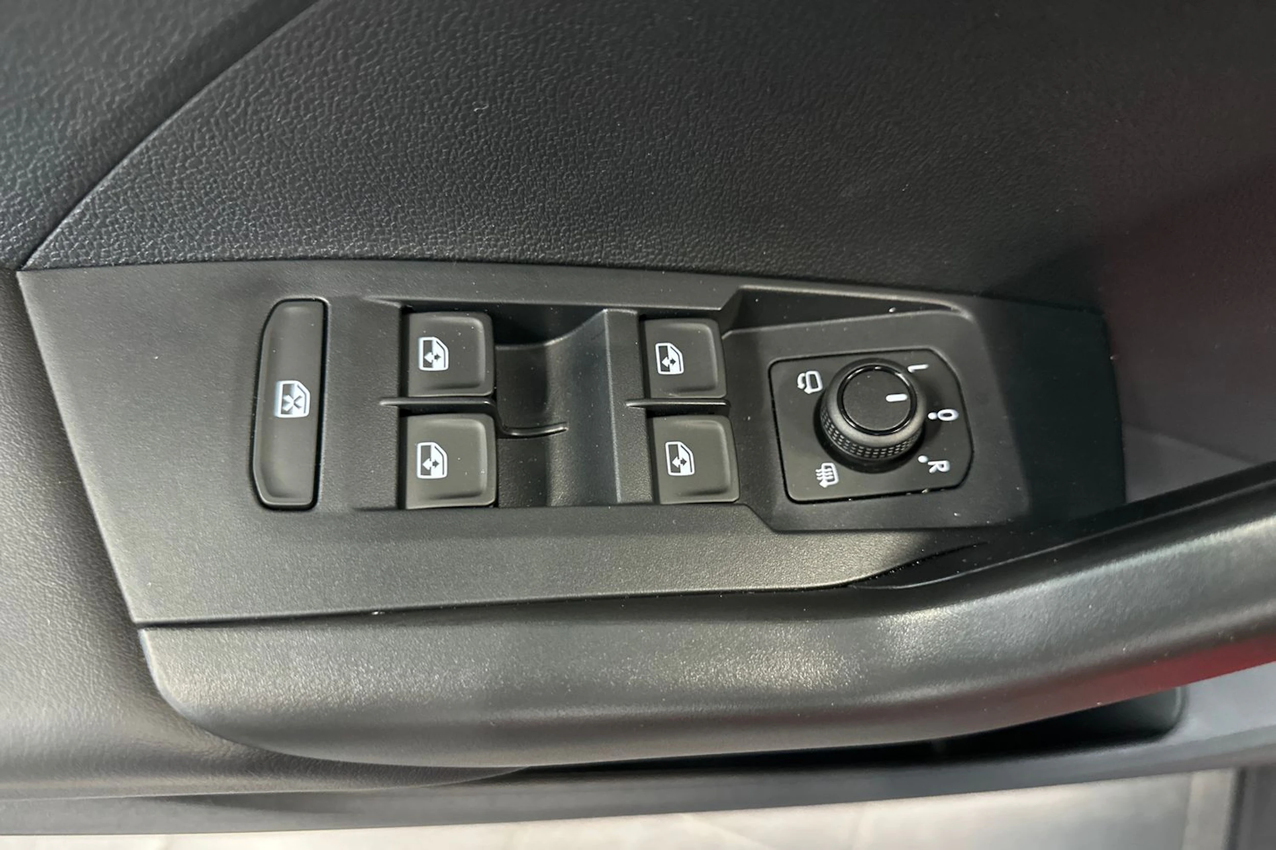 punainen Volkswagen T-Cross 2026 kuva 12.