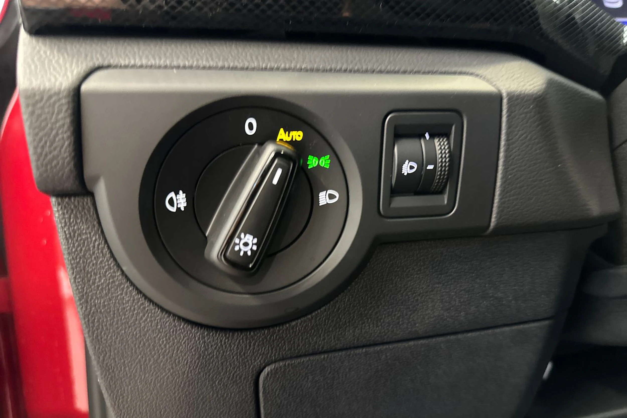 punainen Volkswagen T-Cross 2026 kuva 14.