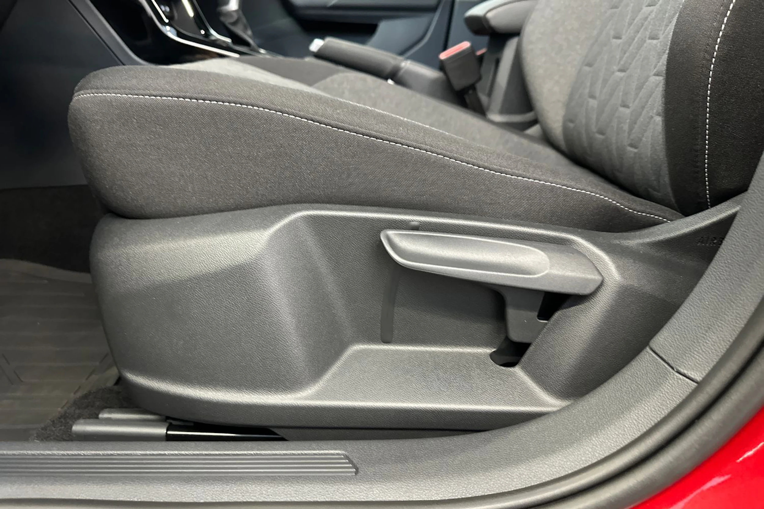 punainen Volkswagen T-Cross 2026 kuva 15.