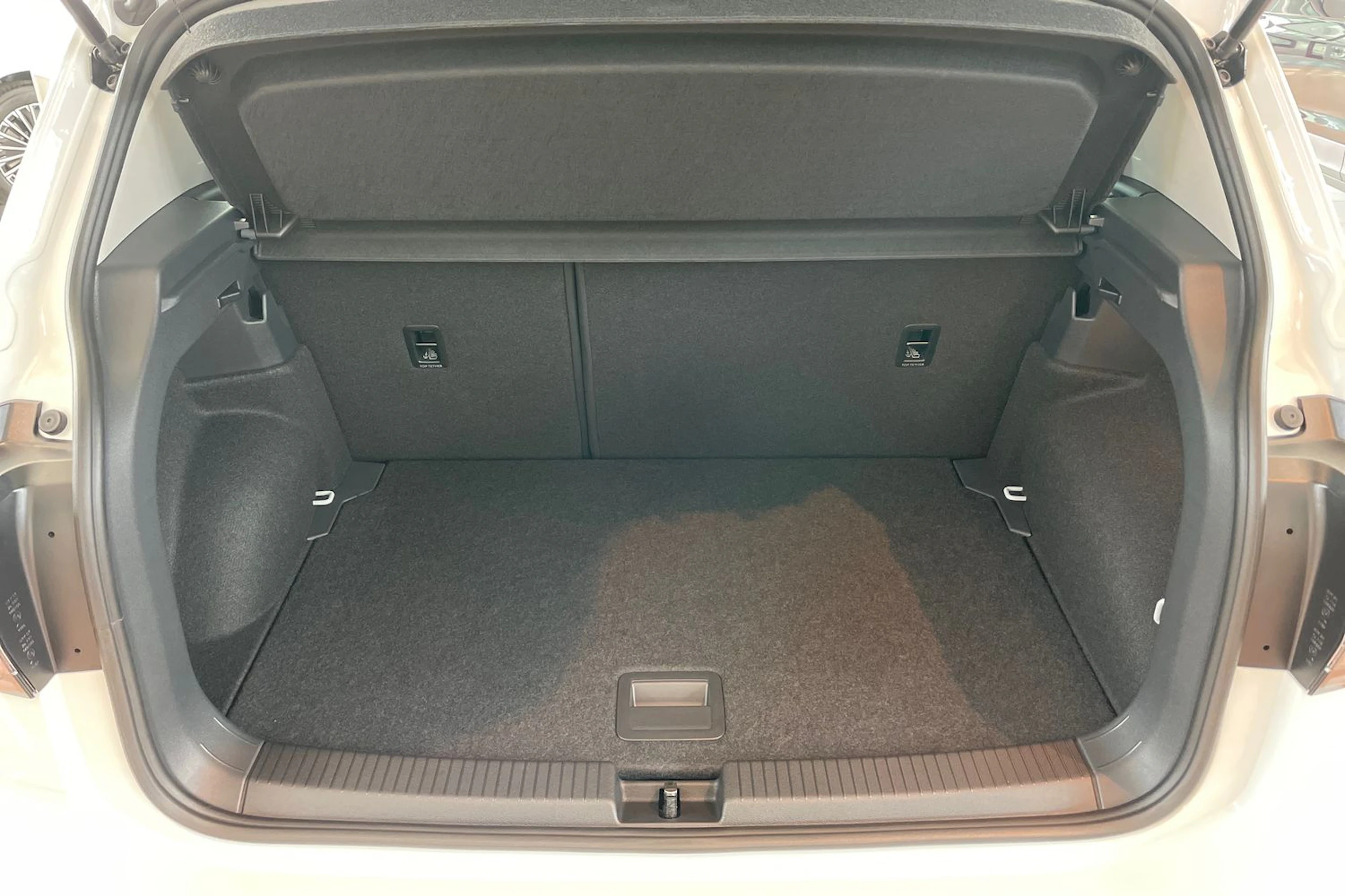 valkoinen Volkswagen T-Cross 2026 kuva 20.