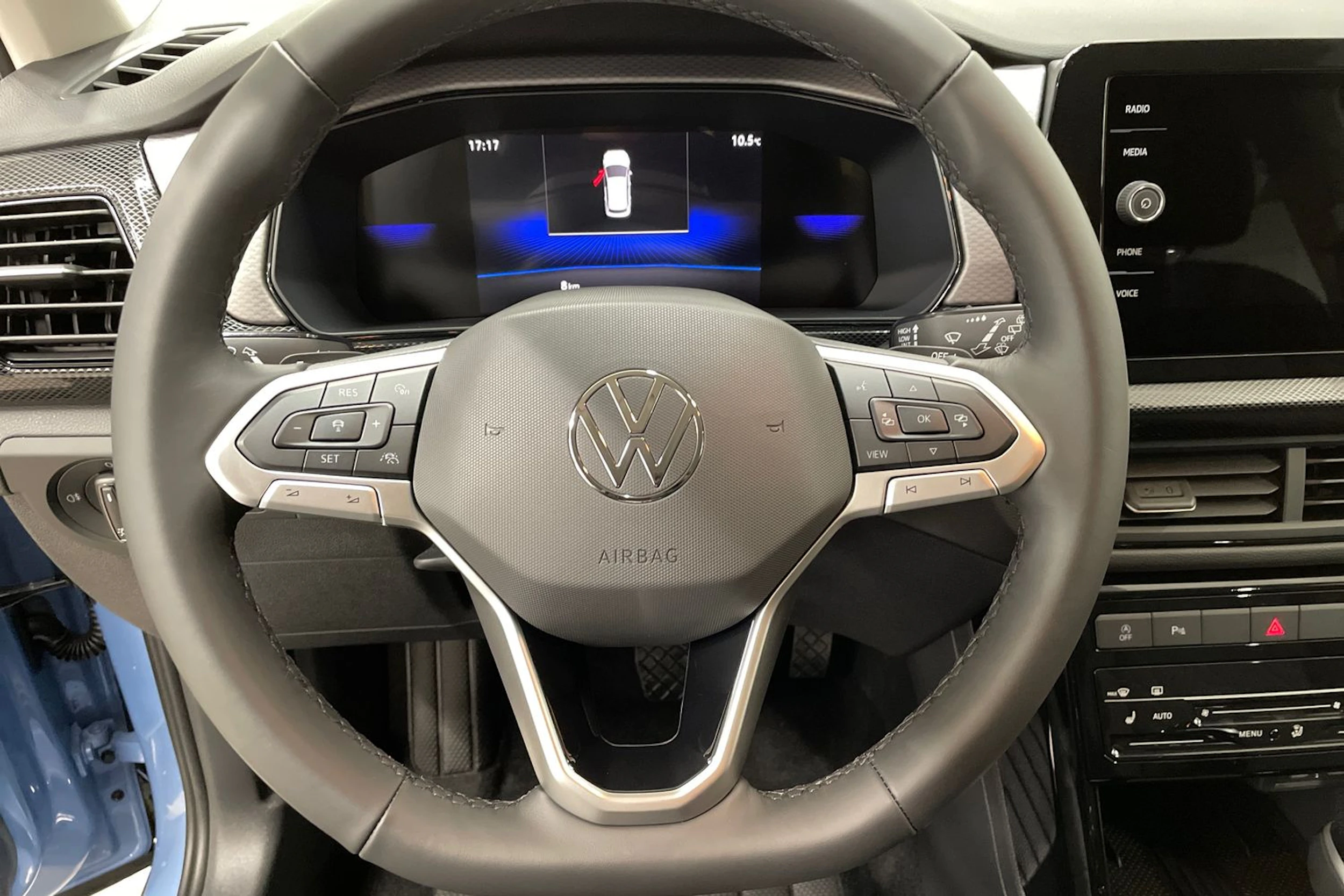 sininen Volkswagen T-Cross 2026 kuva 11.