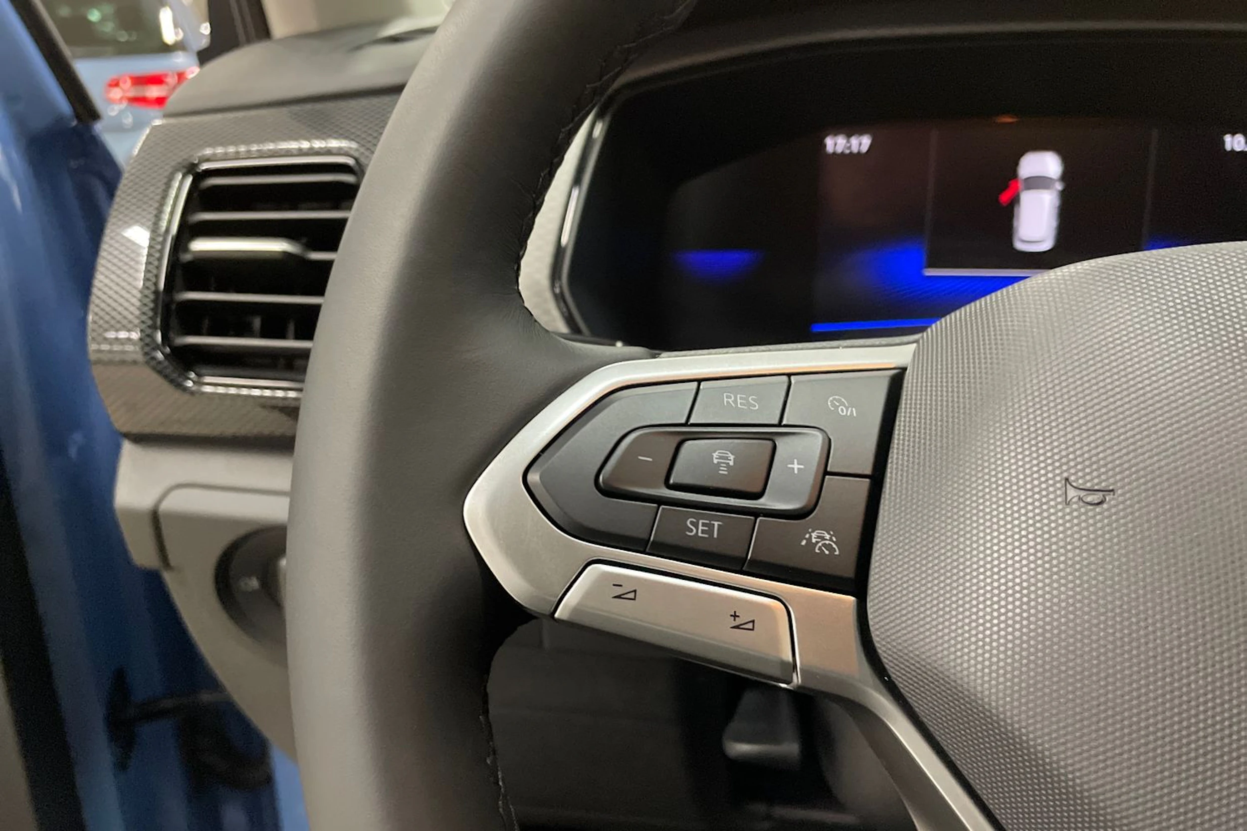 sininen Volkswagen T-Cross 2026 kuva 12.