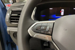 sininen Volkswagen T-Cross 2026 kuva 12.