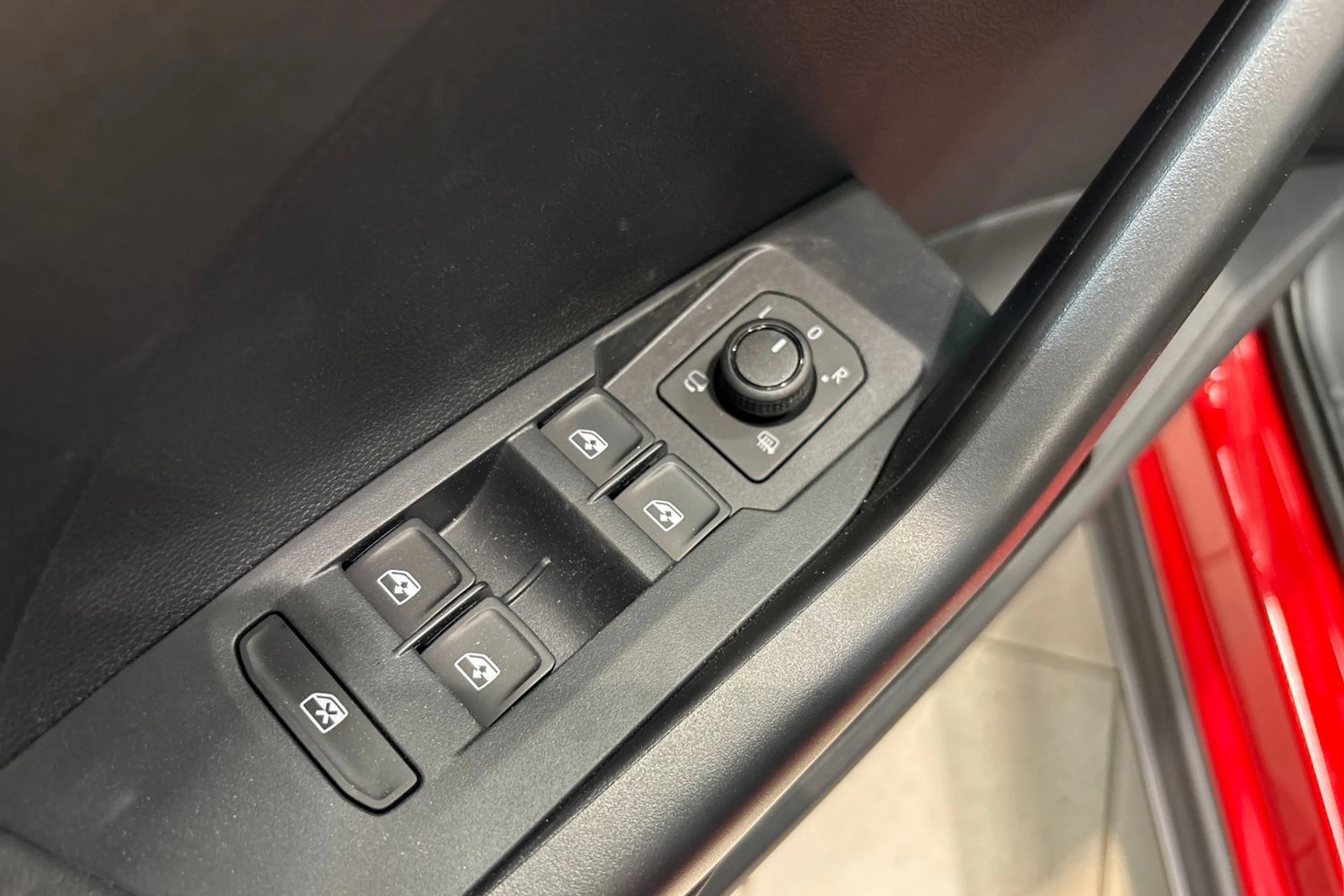 punainen Volkswagen T-Cross 2026 kuva 16.