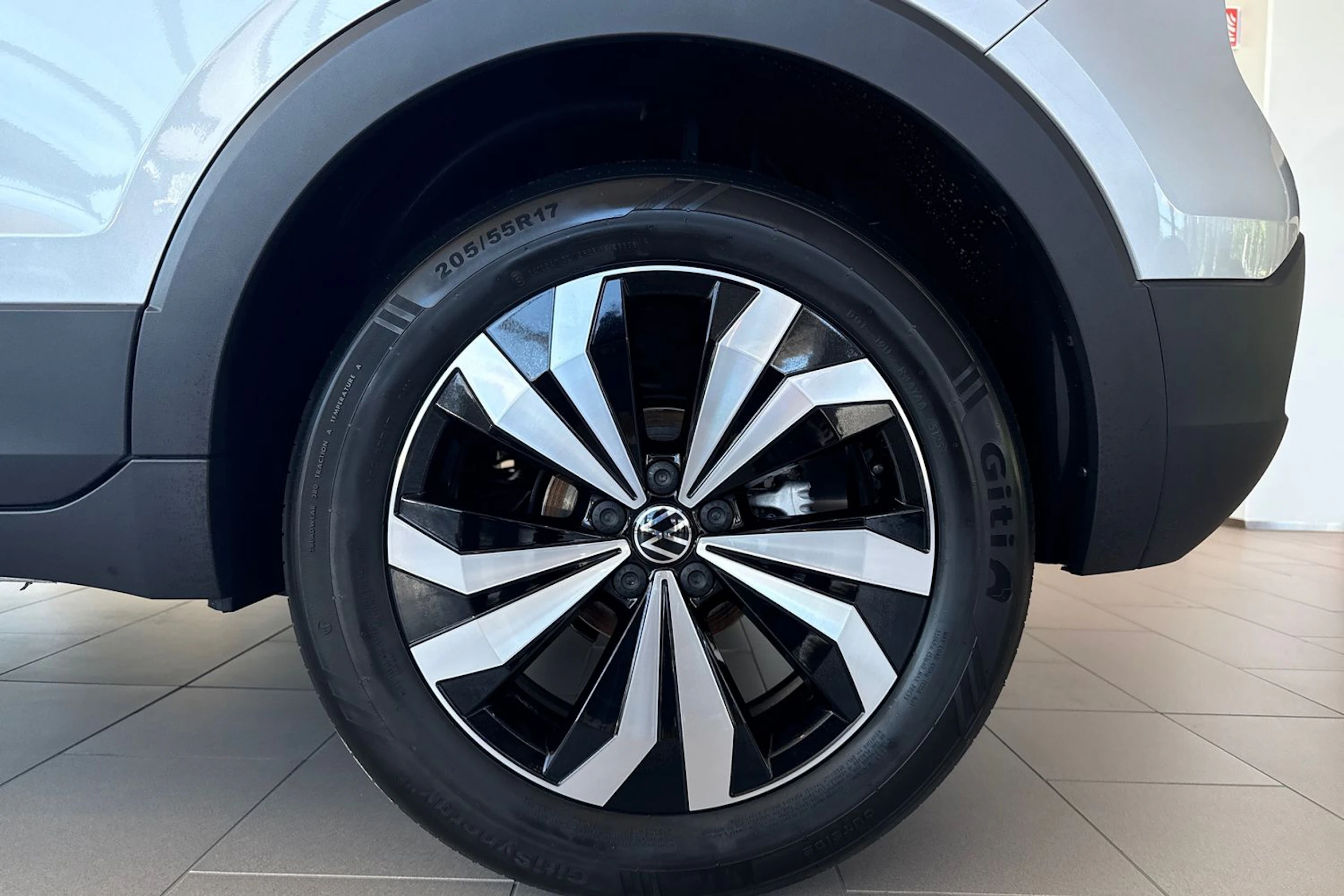 harmaa Volkswagen T-Cross 2026 kuva 10.