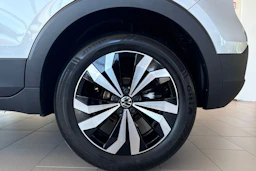 harmaa Volkswagen T-Cross 2026 kuva 10.