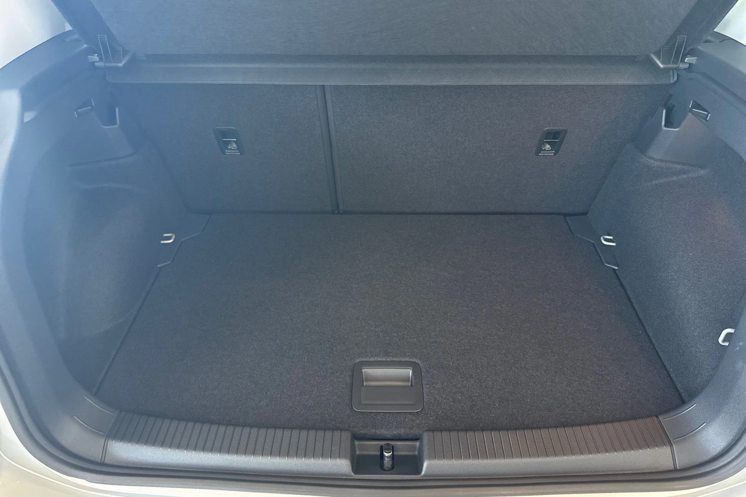 harmaa Volkswagen T-Cross 2026 kuva 11.
