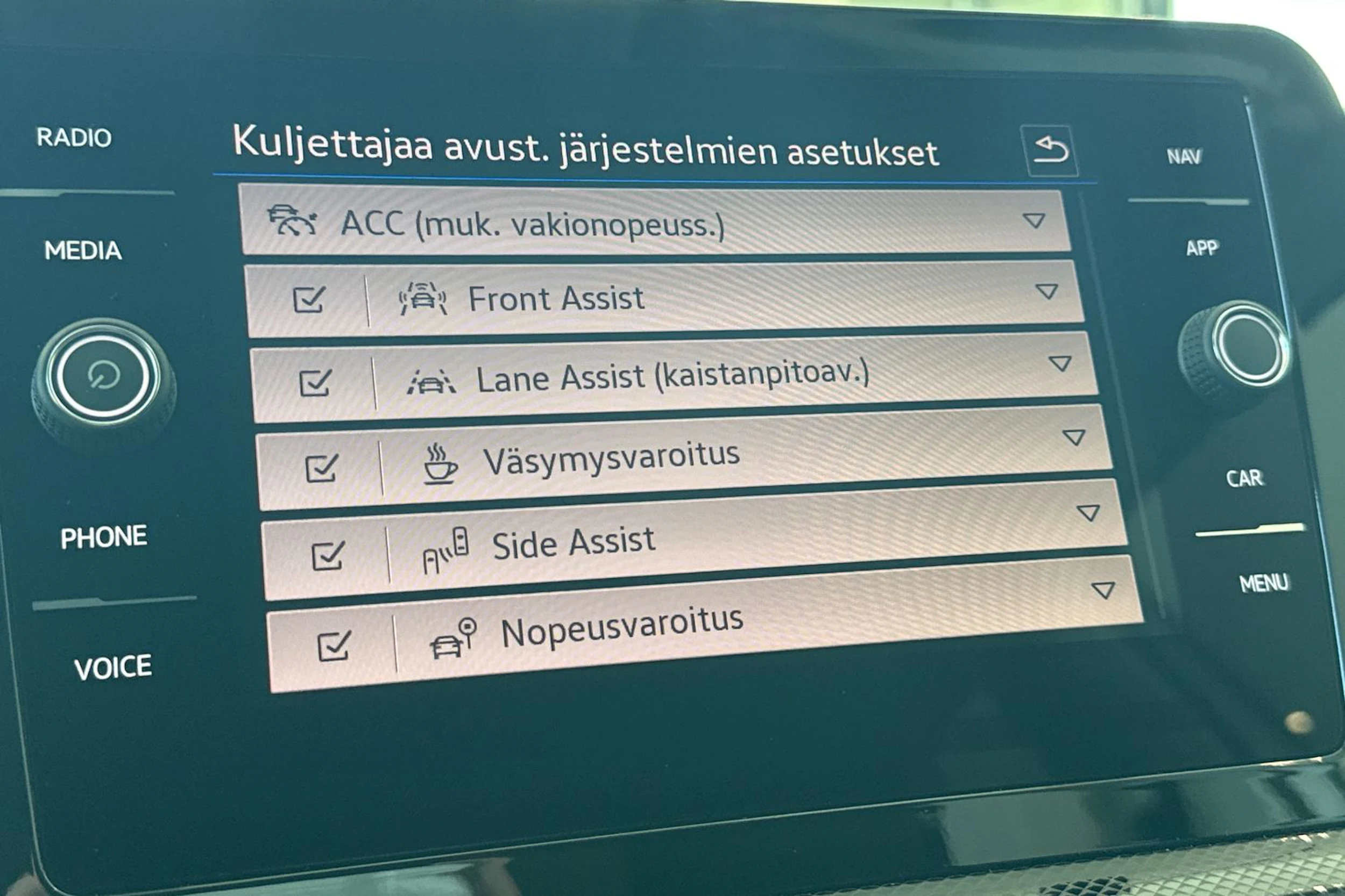 harmaa Volkswagen T-Cross 2026 kuva 15.