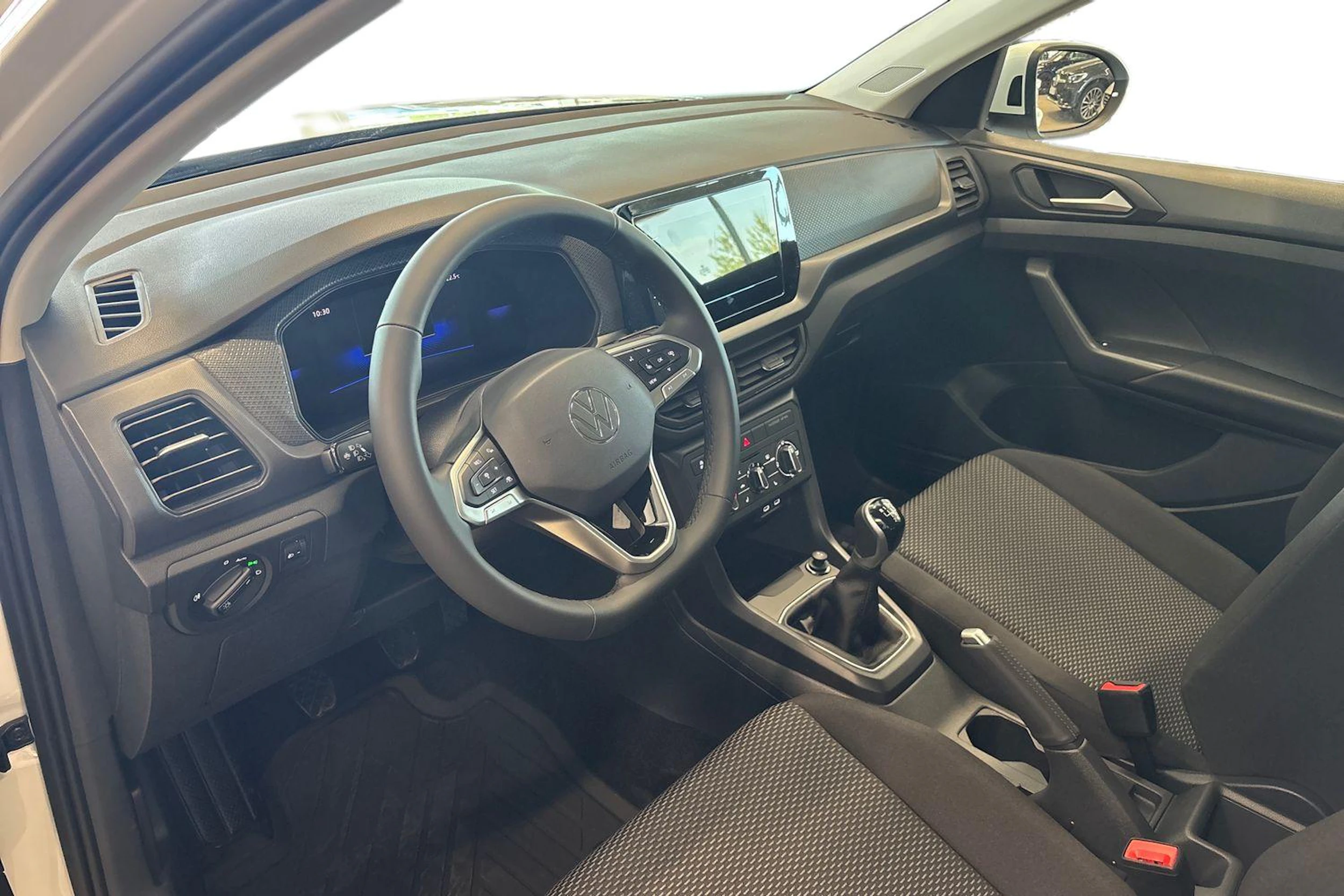 valkoinen Volkswagen T-Cross 2026 kuva 6.