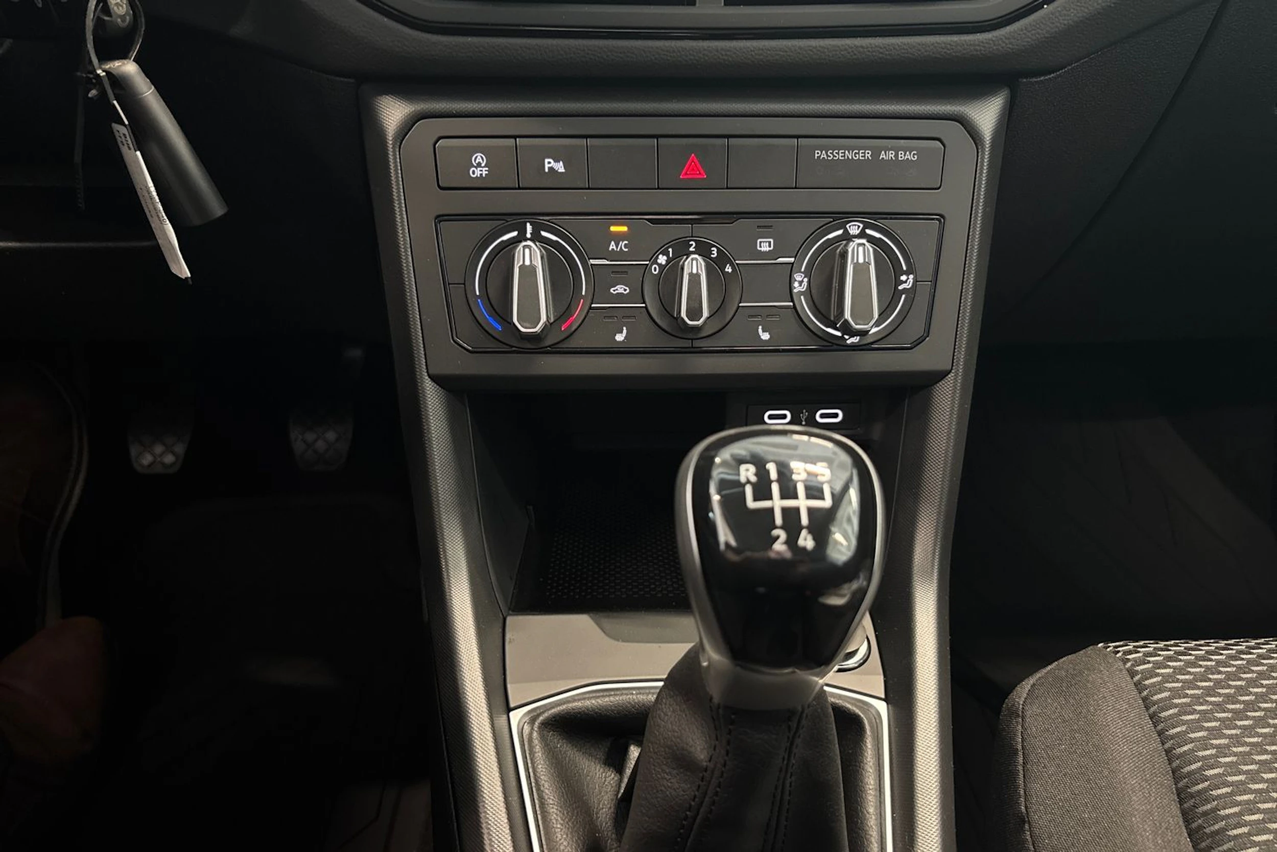 valkoinen Volkswagen T-Cross 2026 kuva 13.