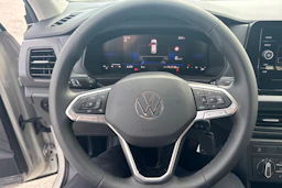 harmaa Volkswagen T-Cross 2026 kuva 12.