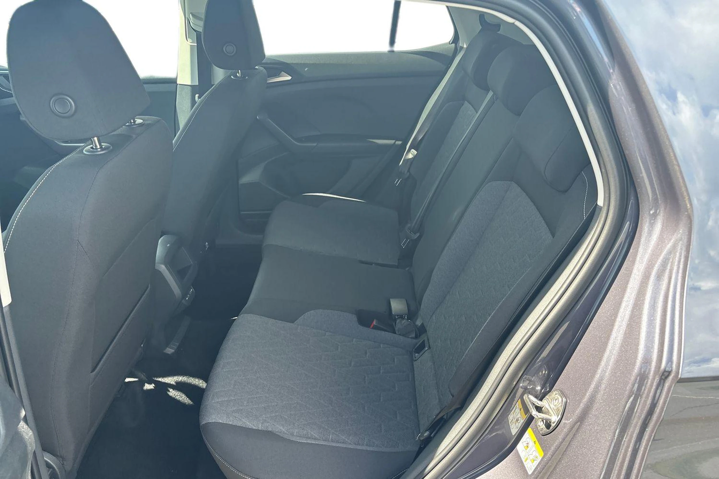 harmaa Volkswagen T-Cross 2026 kuva 8.