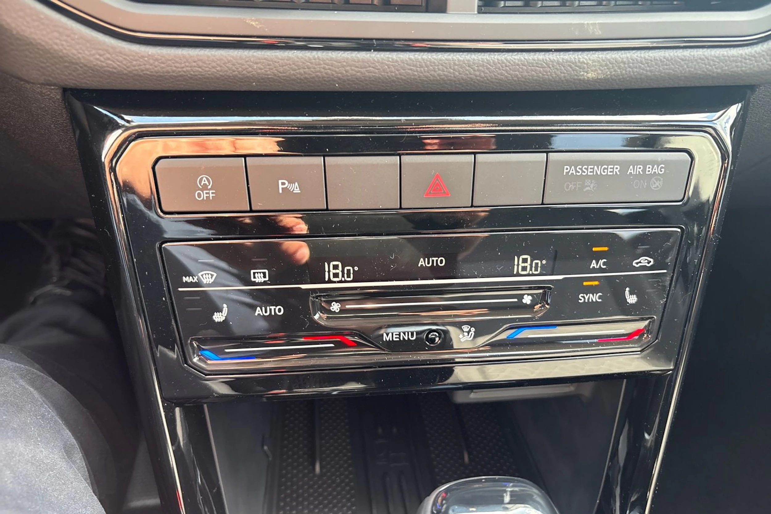 harmaa Volkswagen T-Cross 2026 kuva 14.