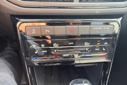 harmaa Volkswagen T-Cross 2026 kuva 14.
