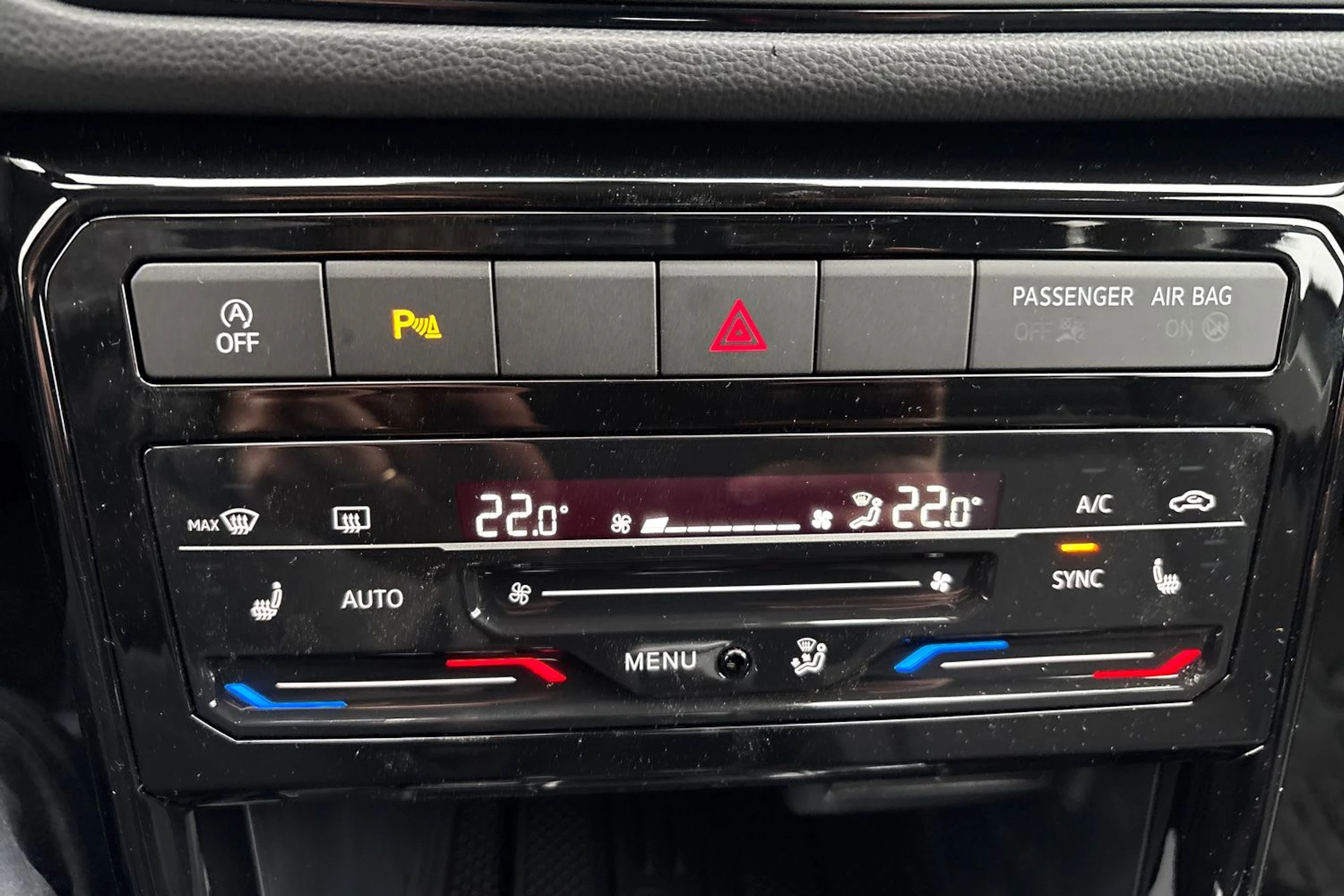 musta Volkswagen T-Cross 2026 kuva 12.