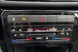 musta Volkswagen T-Cross 2026 kuva 12.