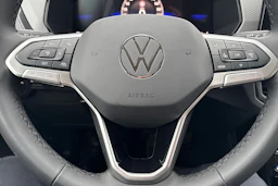 musta Volkswagen T-Cross 2026 kuva 13.