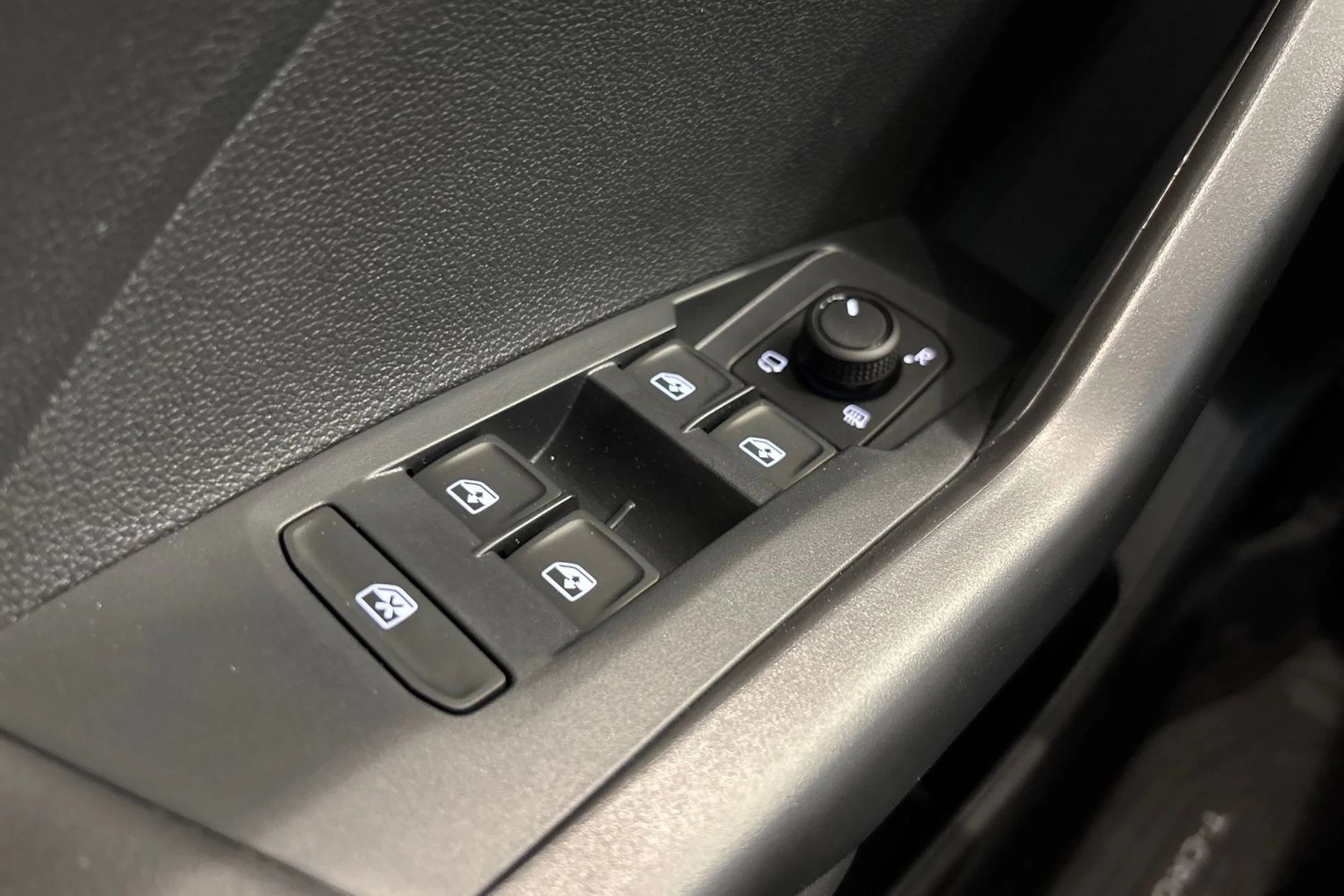 punainen Volkswagen T-Cross 2026 kuva 16.