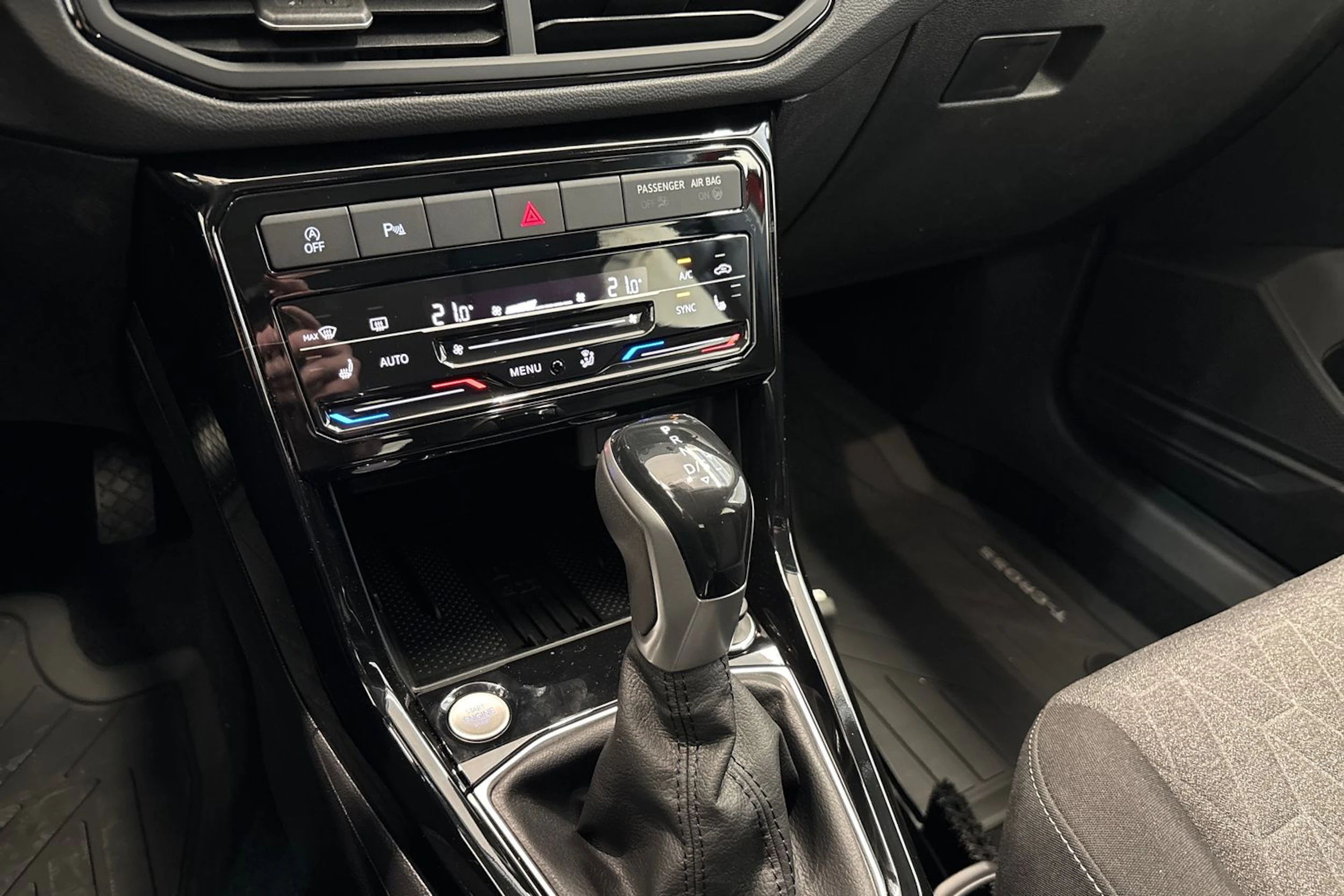 punainen Volkswagen T-Cross 2026 kuva 19.