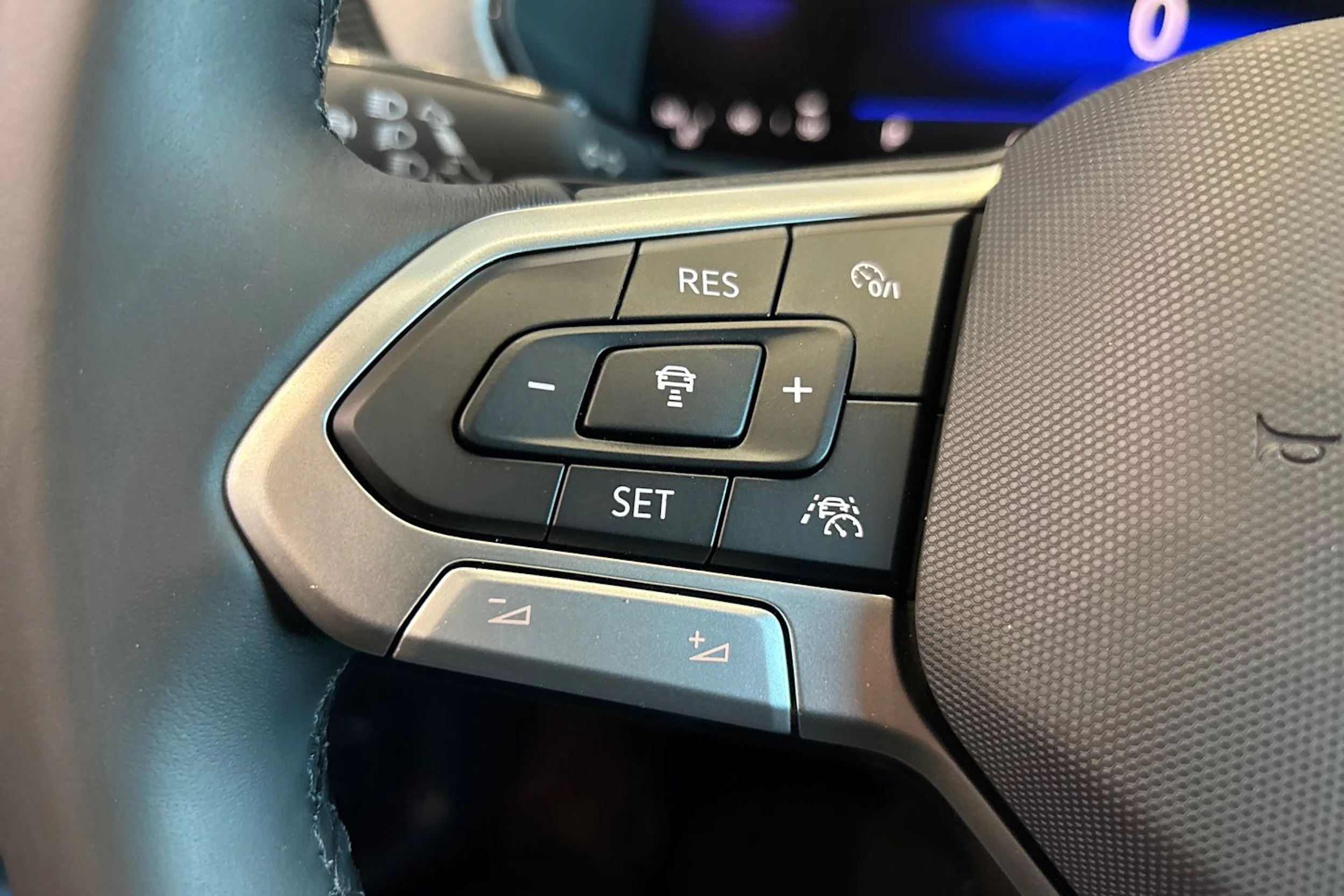 harmaa Volkswagen T-Cross 2026 kuva 13.