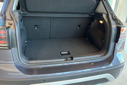 harmaa Volkswagen T-Cross 2026 kuva 16.