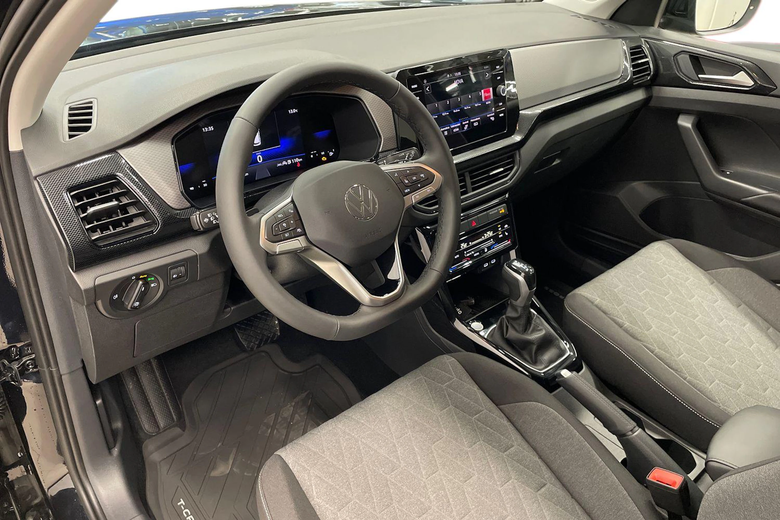 musta Volkswagen T-Cross 2026 kuva 6.