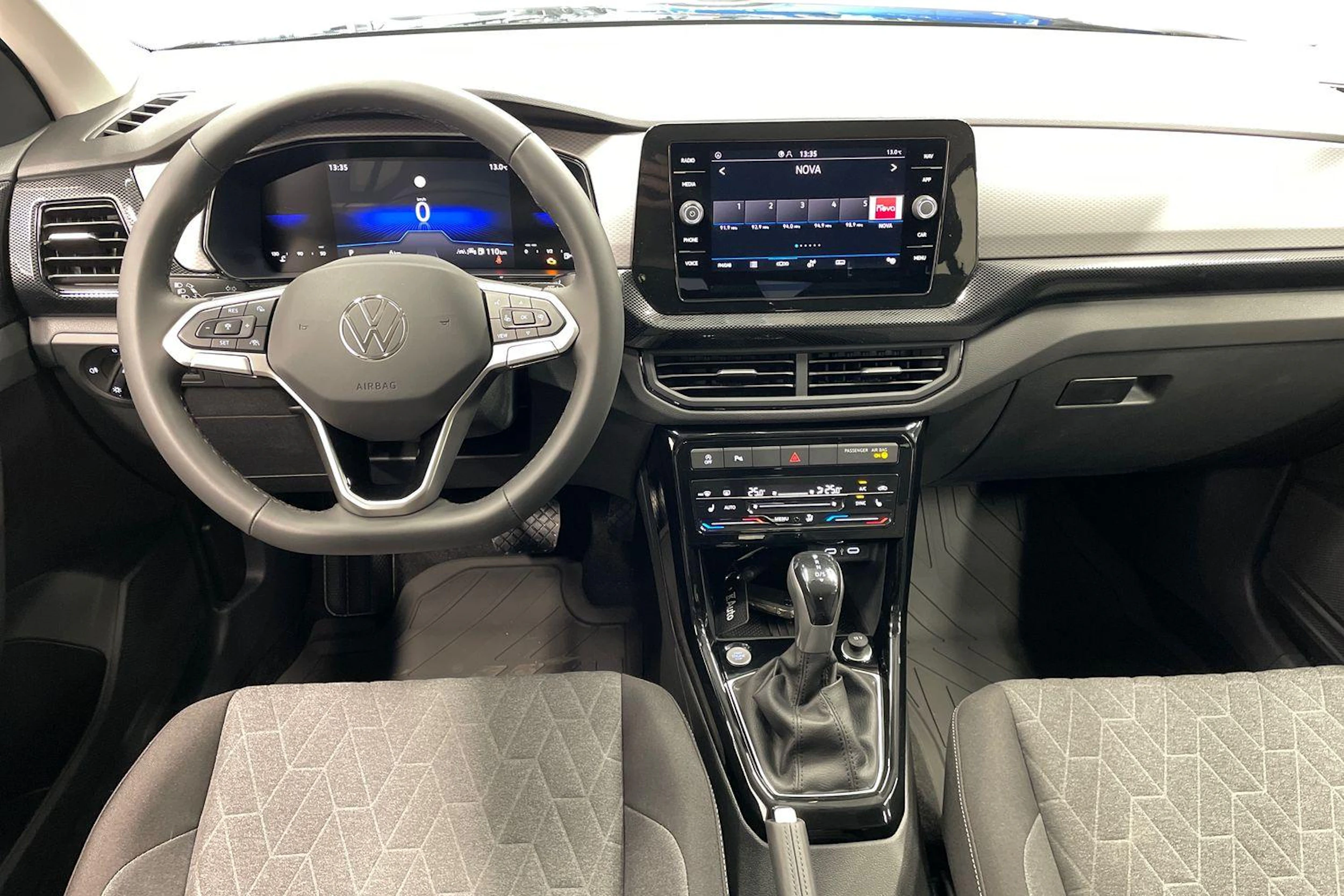 musta Volkswagen T-Cross 2026 kuva 7.