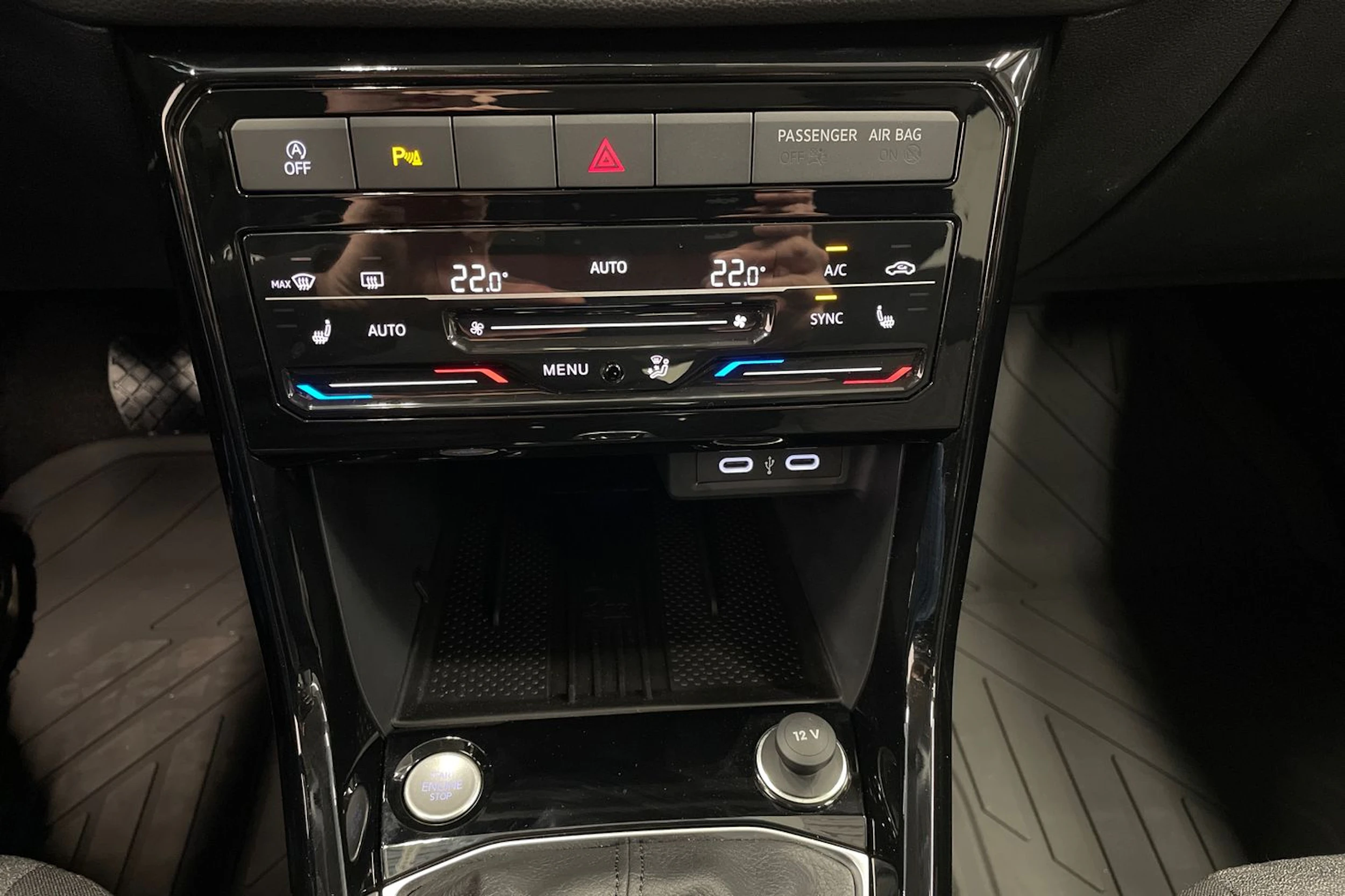 musta Volkswagen T-Cross 2026 kuva 11.