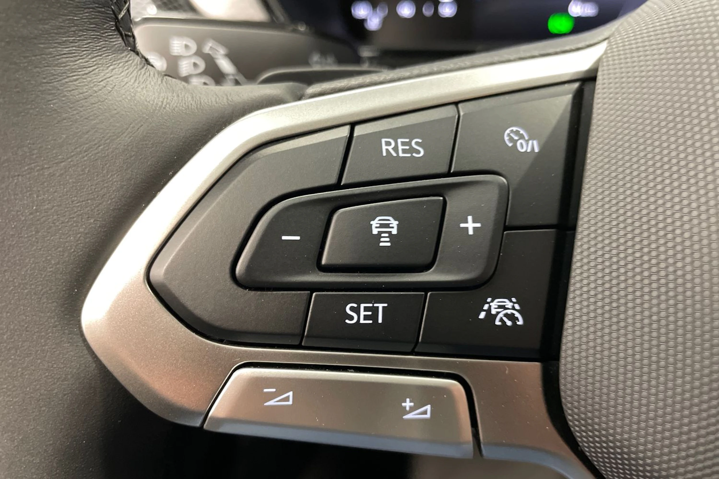 musta Volkswagen T-Cross 2026 kuva 13.