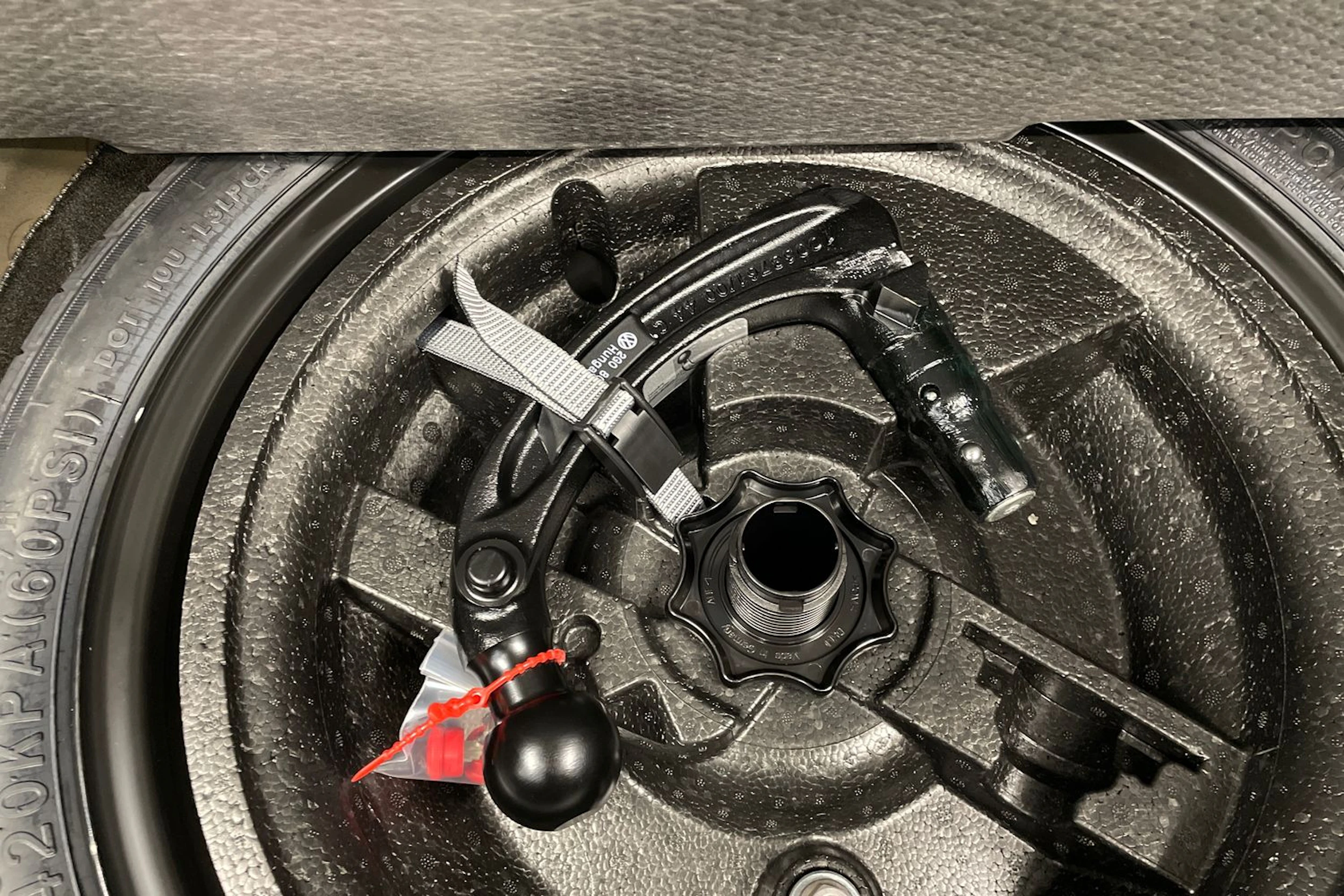 musta Volkswagen T-Cross 2026 kuva 15.