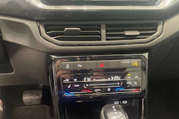 harmaa Volkswagen T-Cross 2026 kuva 15.