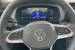 harmaa Volkswagen T-Cross 2026 kuva 11.