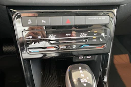 harmaa Volkswagen T-Cross 2026 kuva 12.
